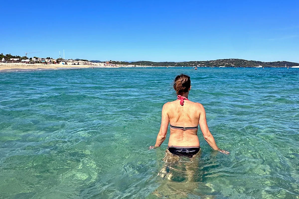 Plage de Pampelonne, une des plus grandes plage de sable de Saint-Tropez