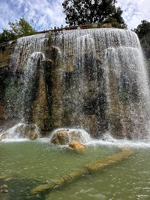 Cascade à la colline du château à Nice