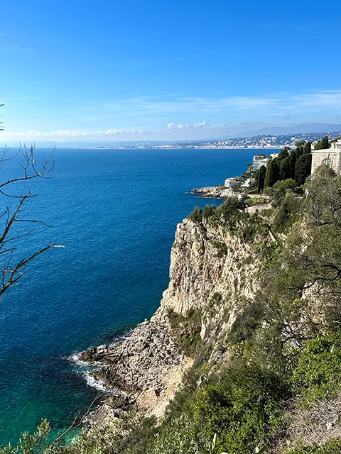 Faire le sentier du littoral, un incontournable d'une visite de Nice en 3 jours