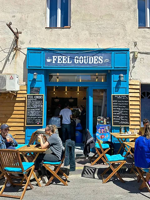 Bistrot de quartier aux Goudes à Marseille