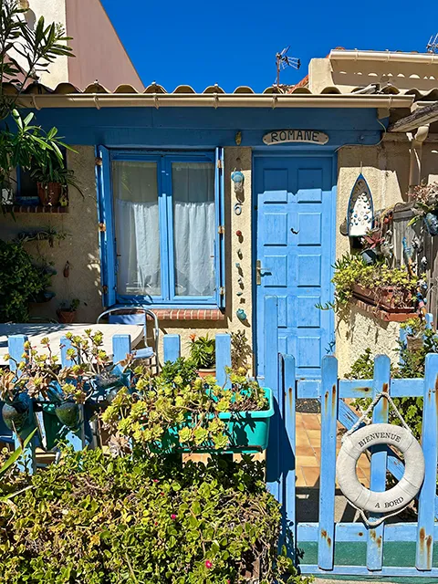 Visiter les Goudes à Marseille - Maisons colorées