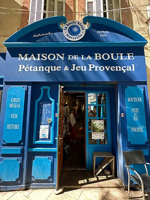 Boutique de pétanque au panier