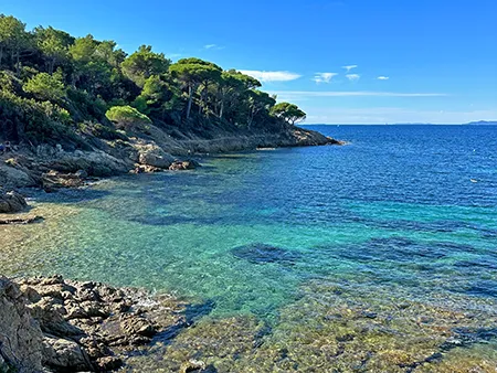 Criques à proximité de Gigaro