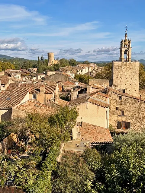 Cucuron, dernier des 10 plus beaux villages du Luberon