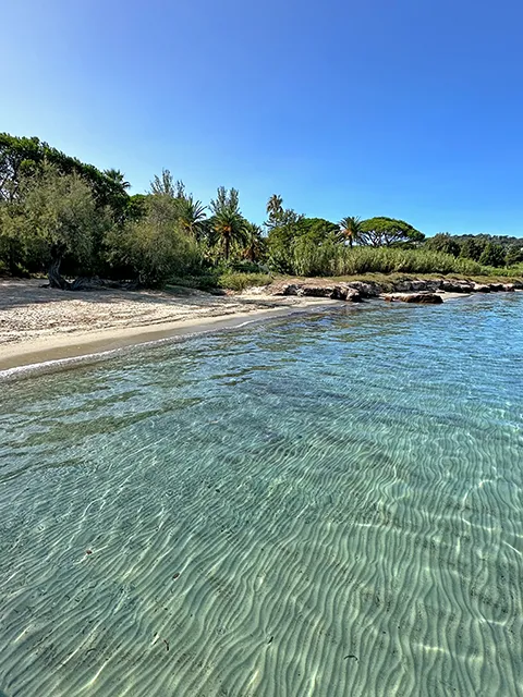 Départ du sentier du littoral, plage des Canoubiers