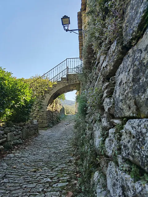 Les 10 plus beaux villages du Luberon : Ménerbes