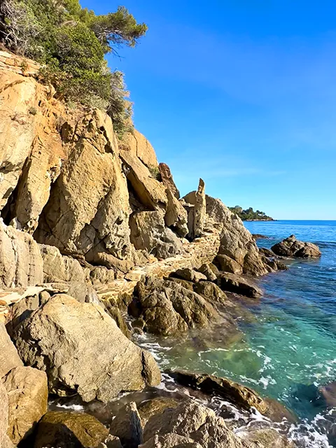 Sentier du littoral entre Saint-Clair et la plage de la Fossette au Lavandou